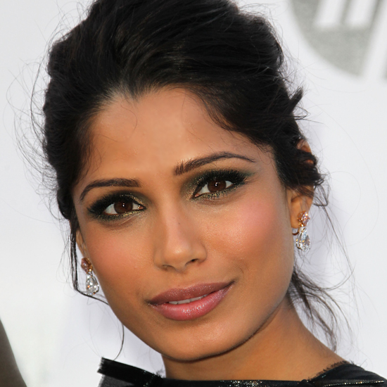 http://media6.onsugar.com/files/2011/05/20/5/192/1922153/0061d047df4c6847_Freida-Pinto.jpg